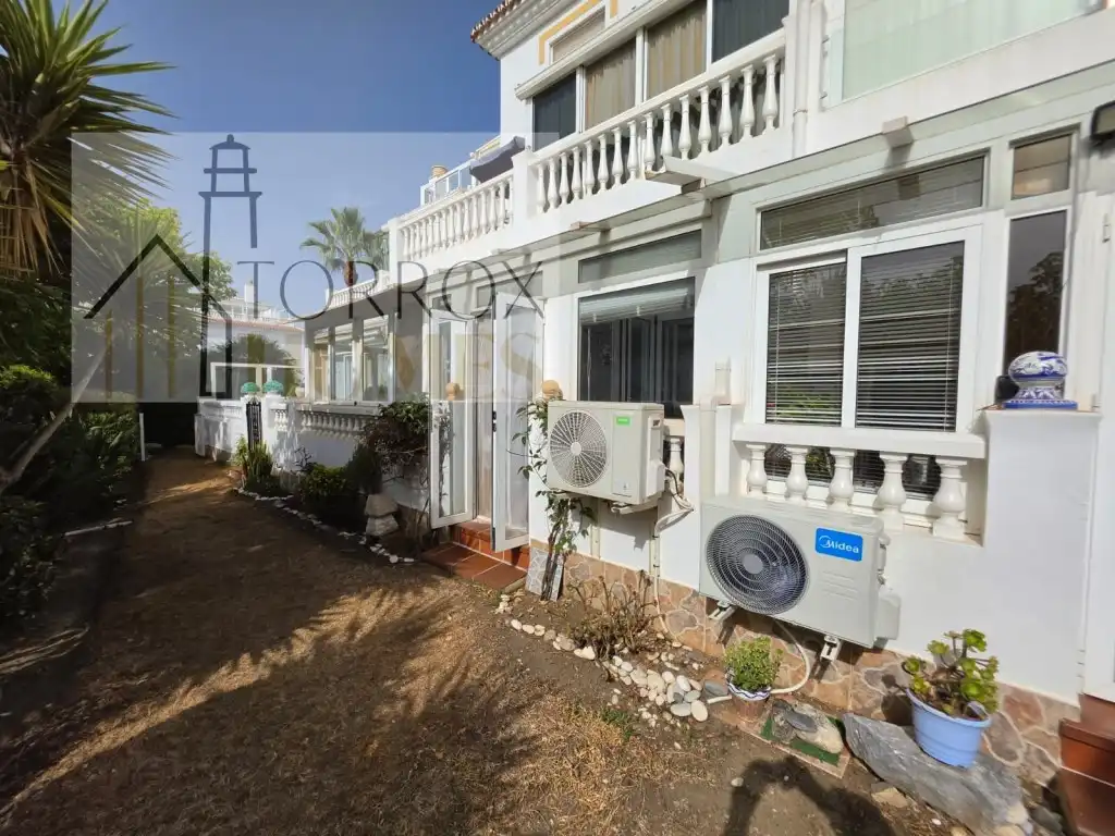 Vista exterior de Apartamento en venta en Torrox