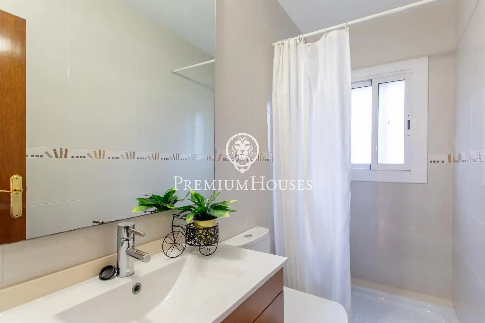 Baño de Casa o chalet en venta en Badalona con Aire acondicionado, Calefacción y Jardín privado