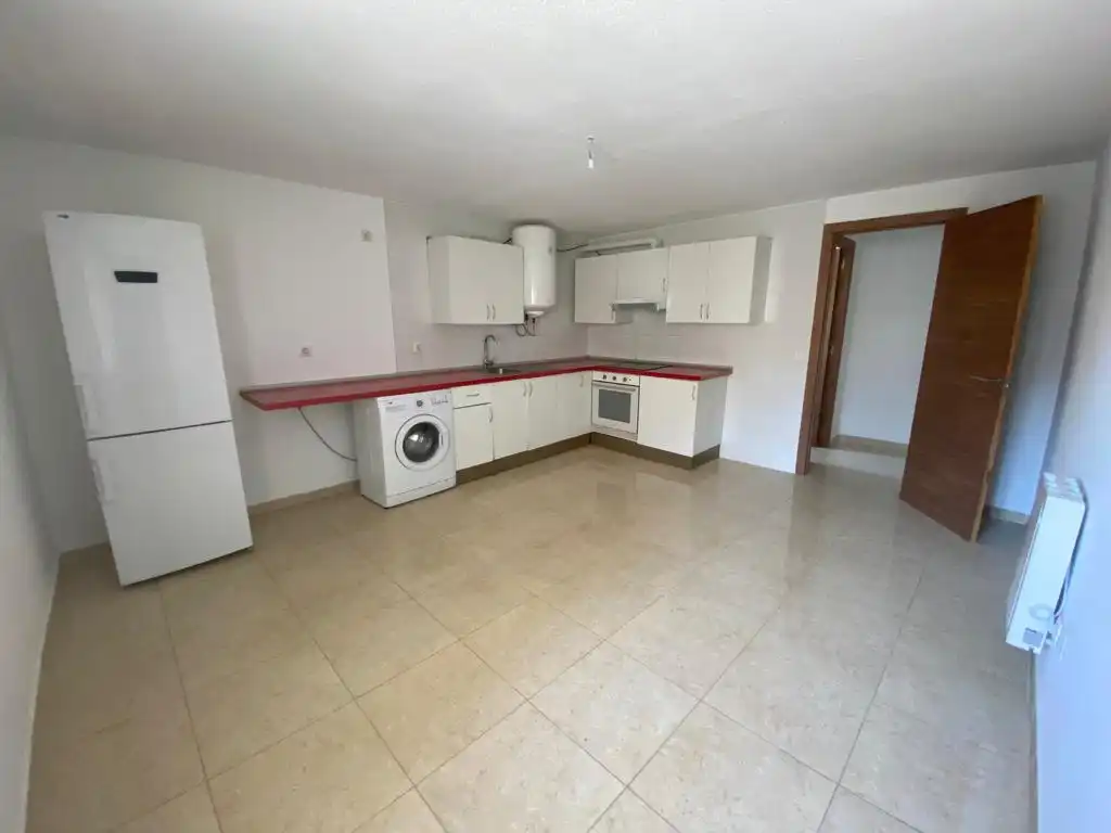 Cuina de Casa o xalet en venda en Casarrubios del Monte amb Jardí privat, Piscina i Moblat