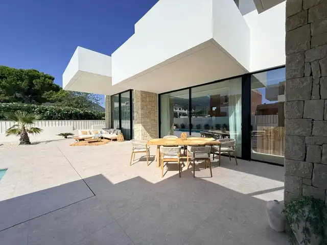 Terrassa de Casa o xalet en venda en Dénia amb Aire condicionat, Calefacció i Jardí privat