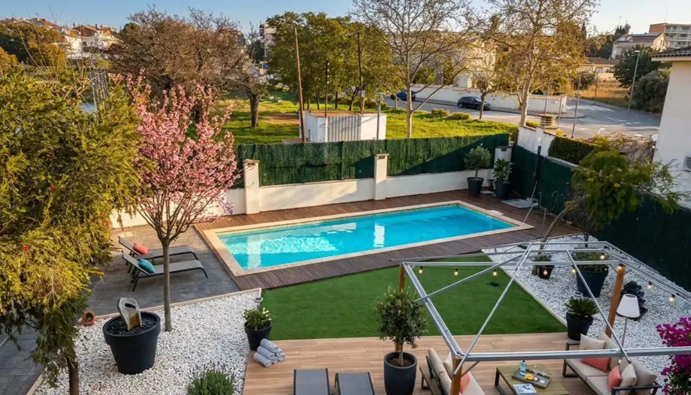 Piscina de Casa o chalet en venta en Cubelles con Aire acondicionado, Calefacción y Jardín privado