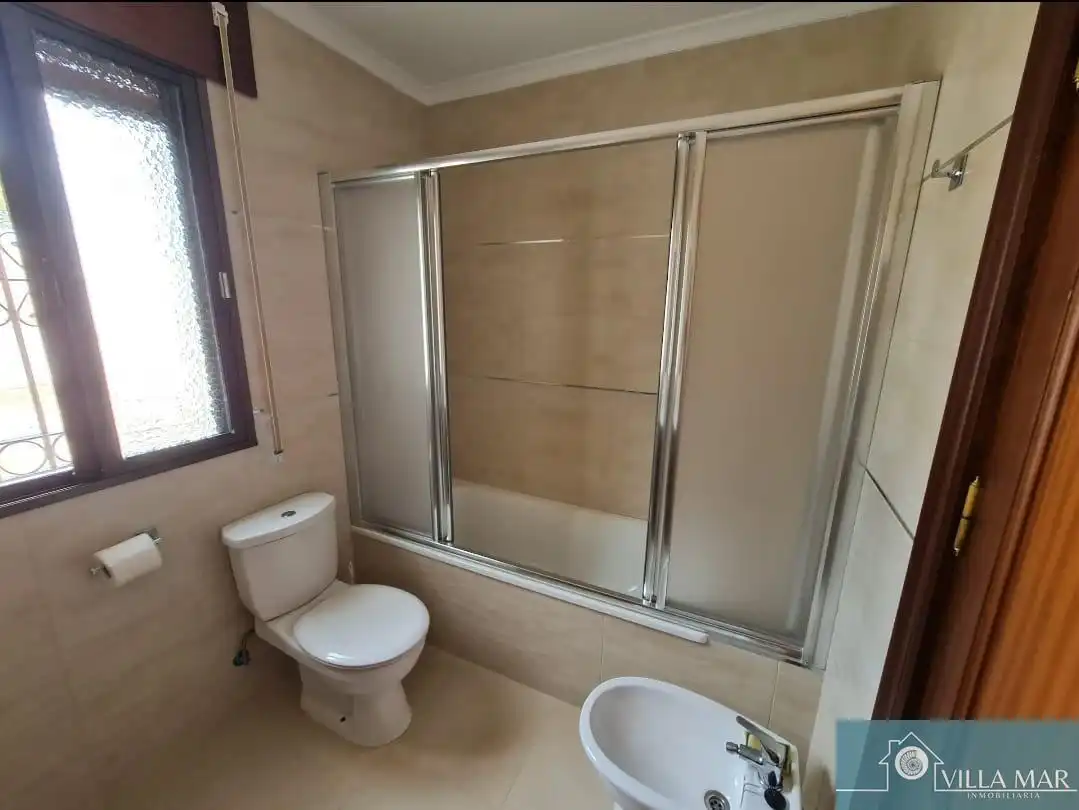 Bany de Casa o xalet en venda en Rota amb Piscina