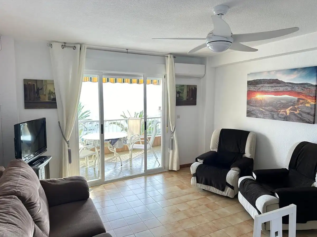 Wohnzimmer von Wohnungen zur Miete in Almuñécar mit Klimaanlage, Terrasse und Möbliert