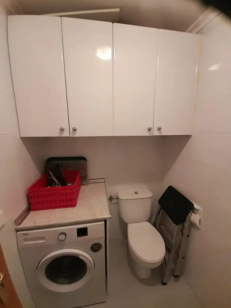 Bany de Apartament en venda en Salamanca amb Calefacció, Parquet i Moblat