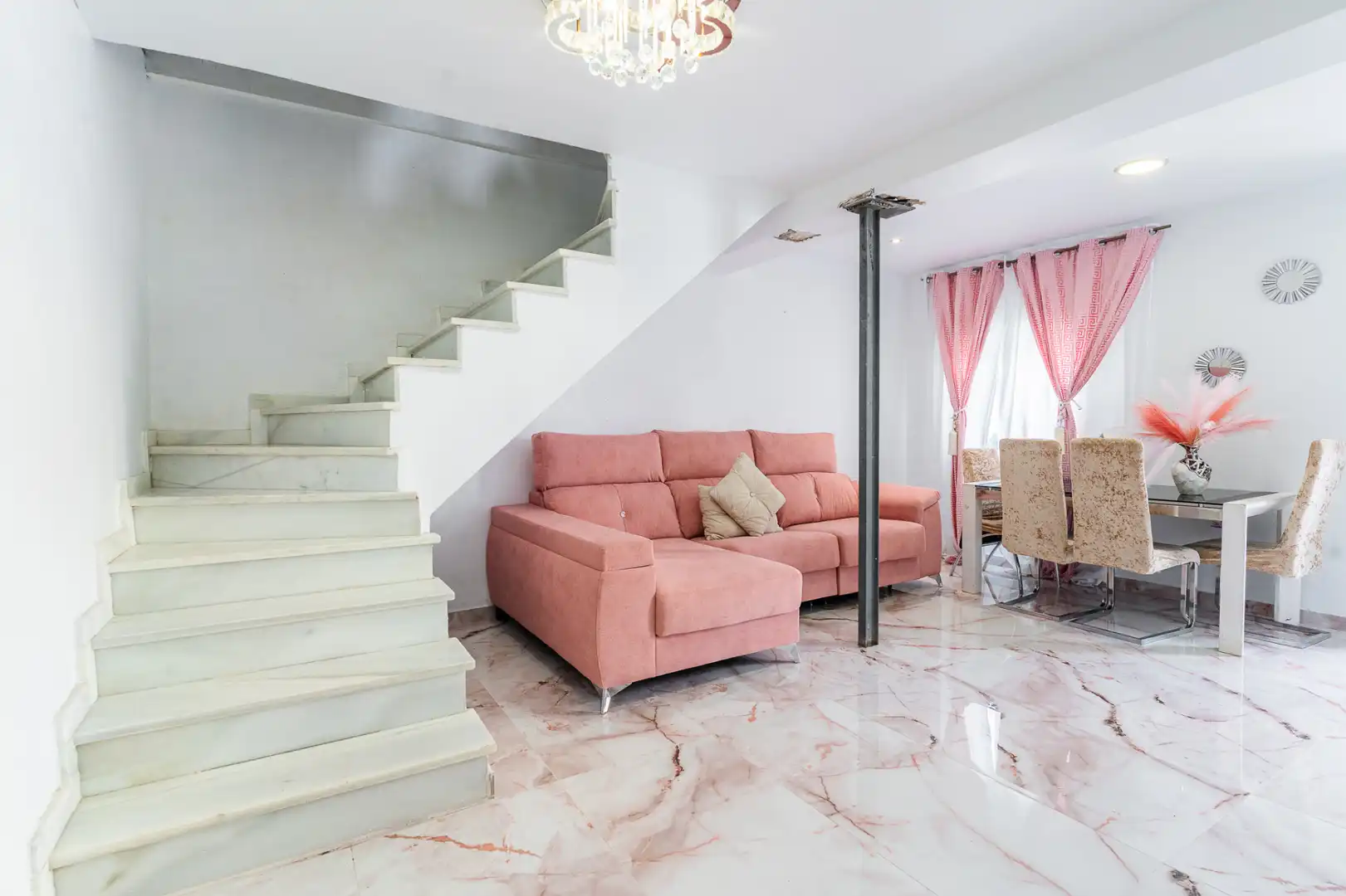 Wohnzimmer von Einfamilien-Reihenhaus zum Verkauf in San Fernando mit Terrasse und Möbliert