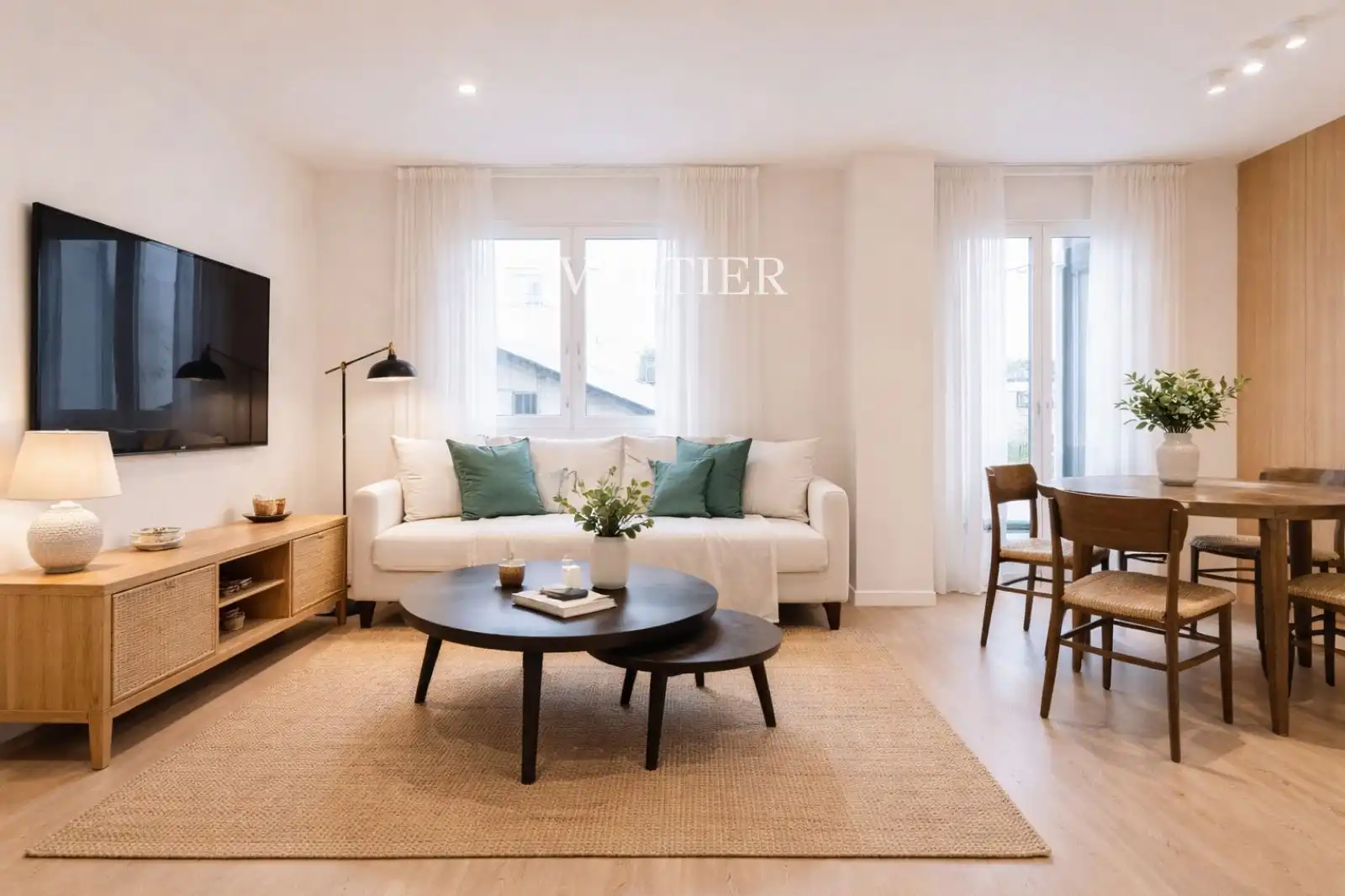 Sala d'estar de Pis de lloguer en  Madrid Capital amb Aire condicionat, Terrassa i Moblat