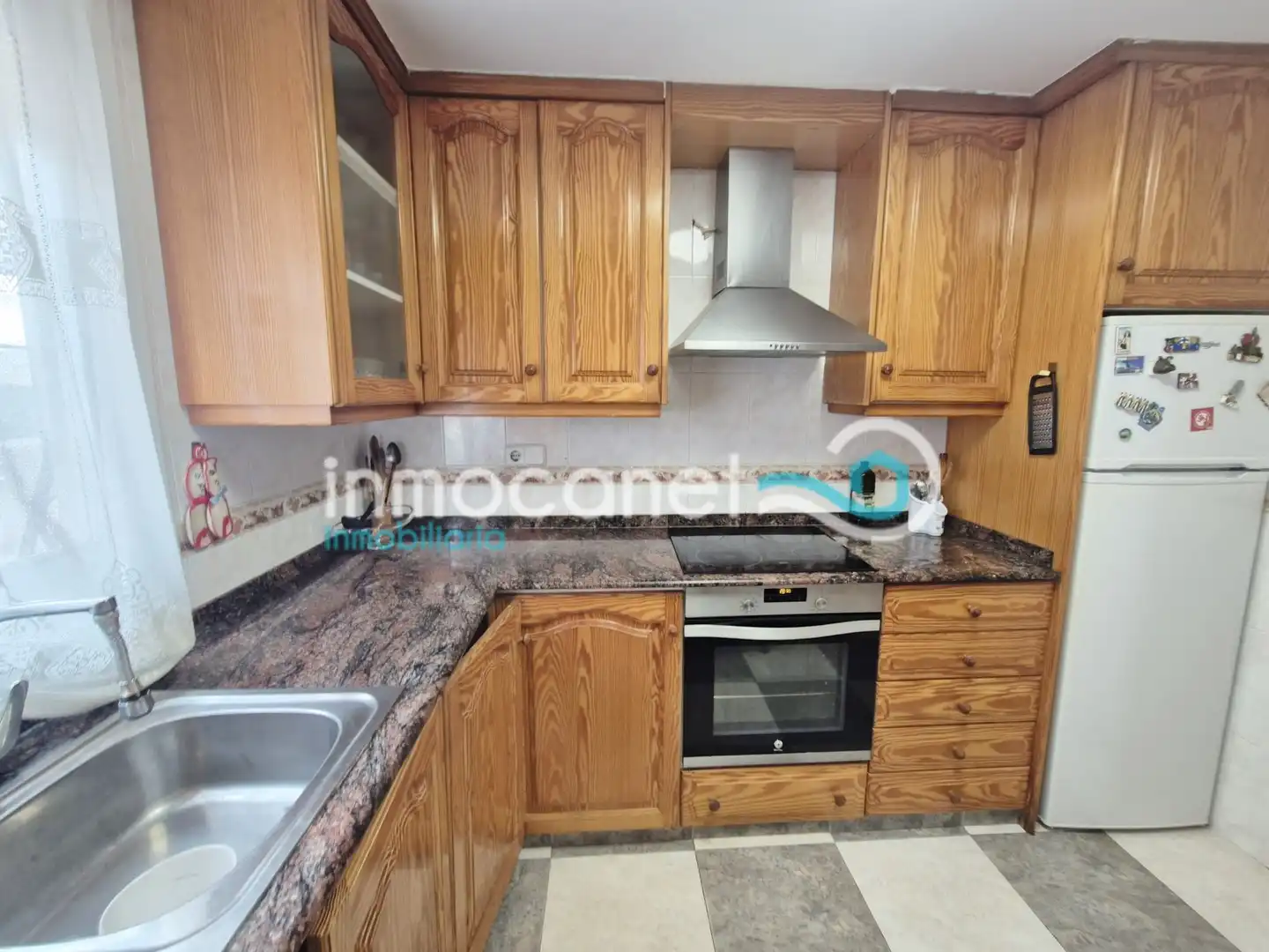 Cocina de Casa o chalet en venta en Oliva con Jardín privado, Terraza y Trastero