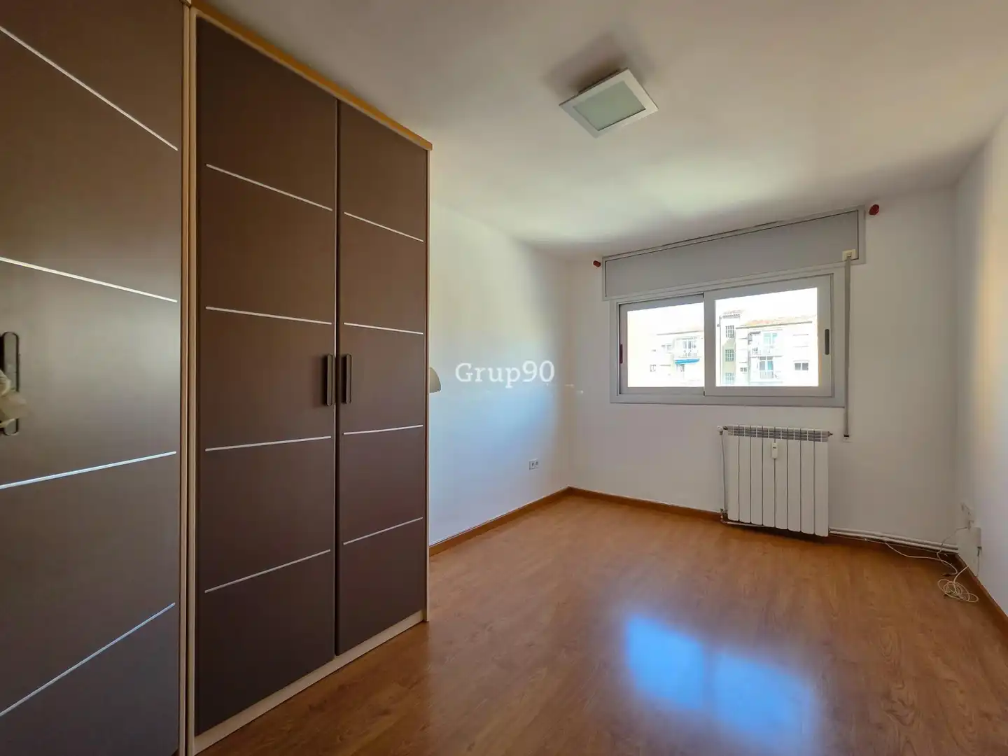 Schlafzimmer von Dachboden zum Verkauf in Lleida mit Klimaanlage, Heizung und Parkett
