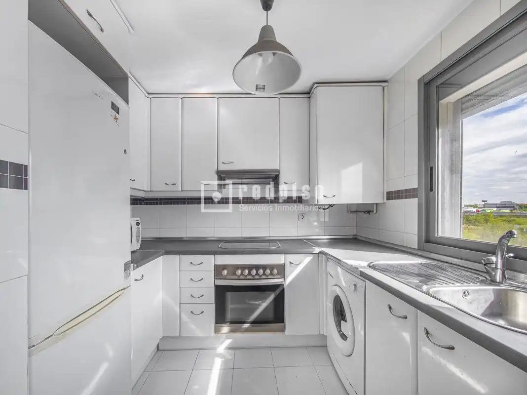 Cuina de Dúplex en venda en Alcorcón amb Calefacció, Jardí privat i Parquet