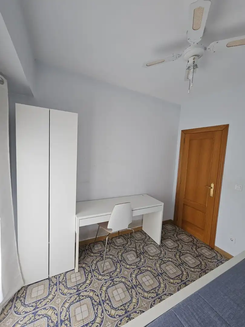 Bedroom of Flat for rent in Valencia  with Air Conditioner, Heating and Furnished