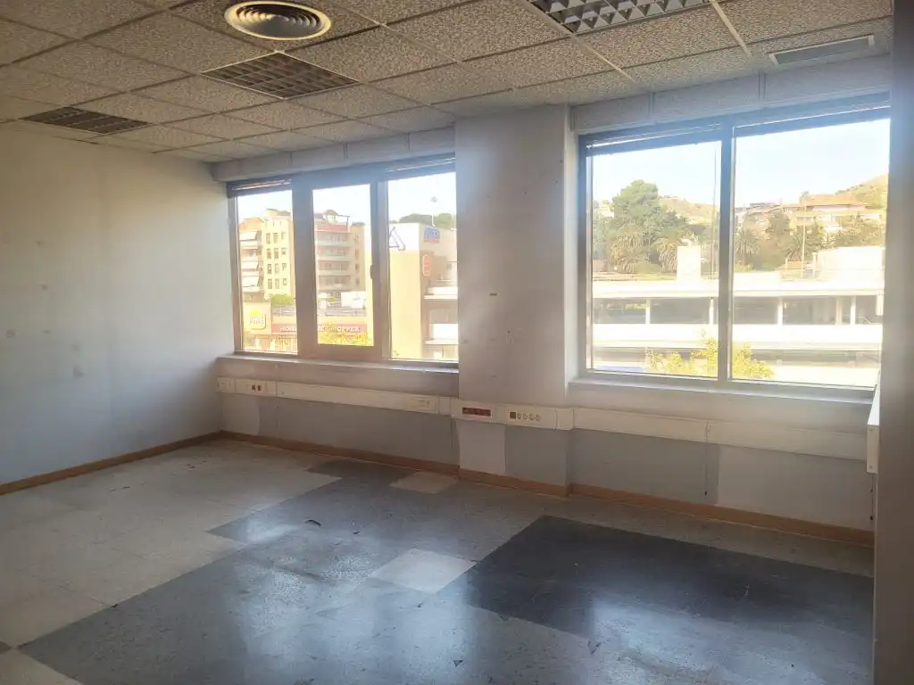 Büro zur Miete in Esplugues de Llobregat