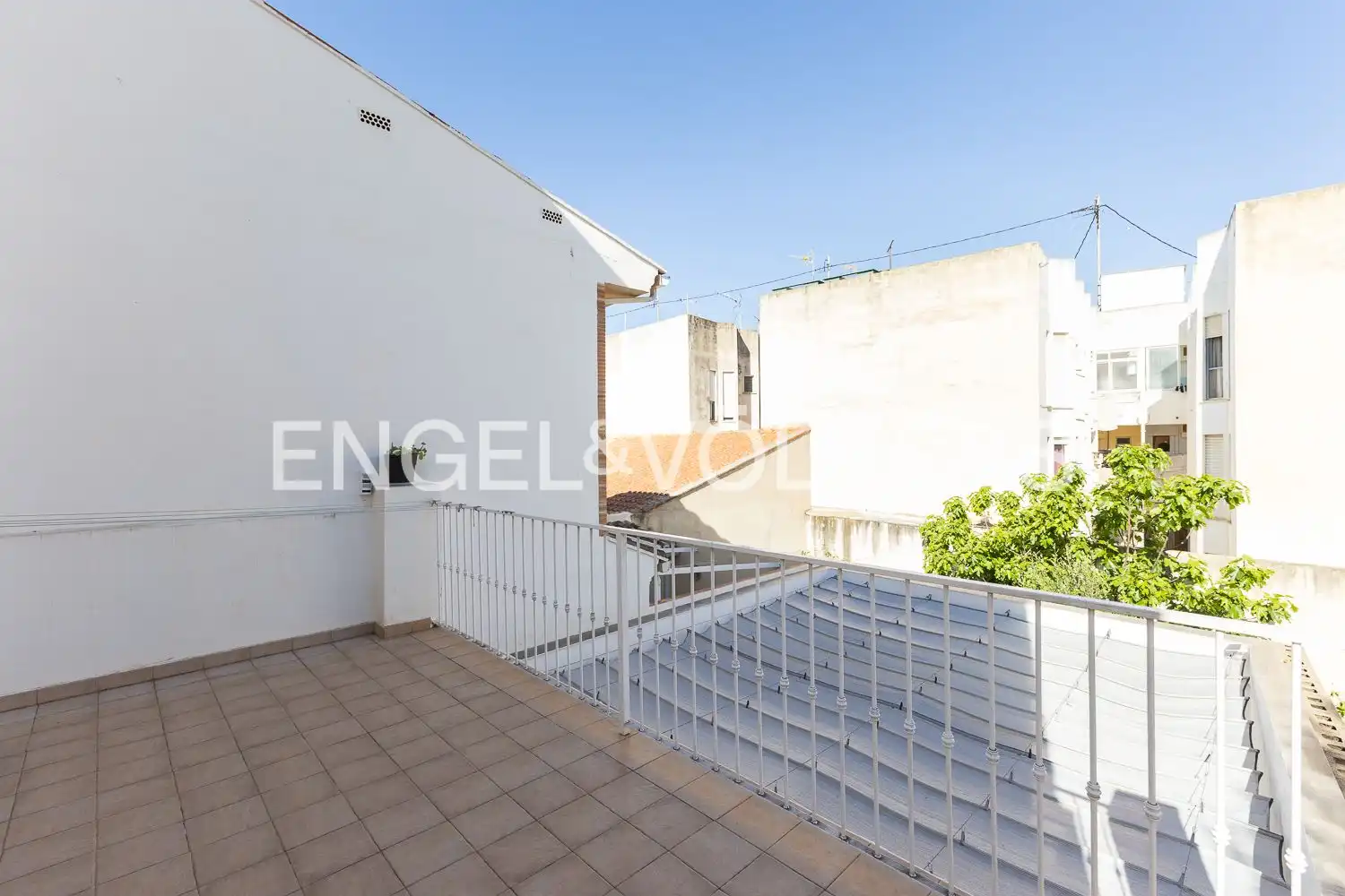 Terrace of Houses for sale in La Pobla de Vallbona  with Air Conditioner, Heating and Terrace