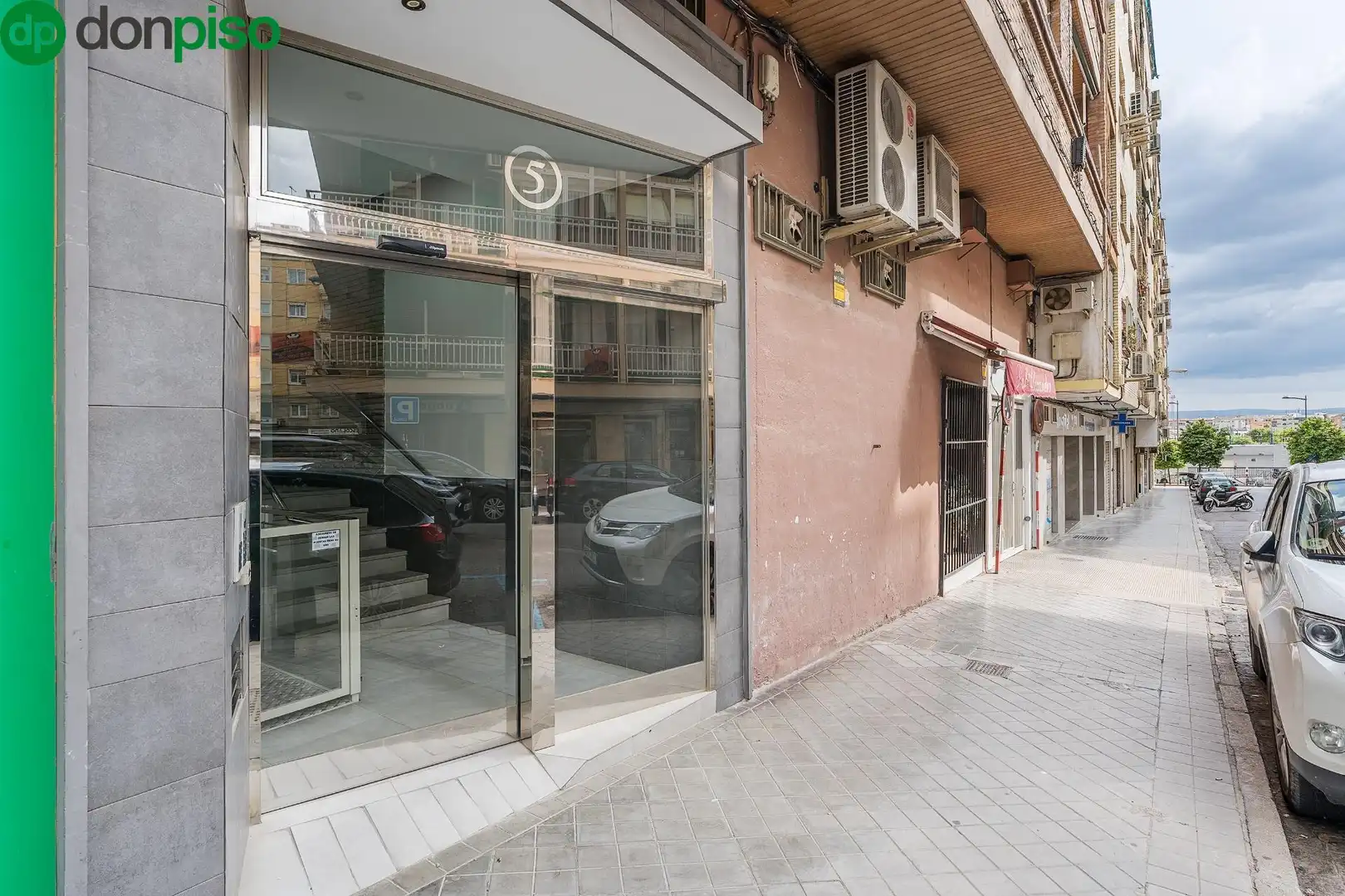 Exterior view of Flat for sale in Granada