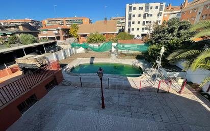 Swimming pool of House or chalet for sale in  Madrid Capital  with Heating, Private garden and Terrace