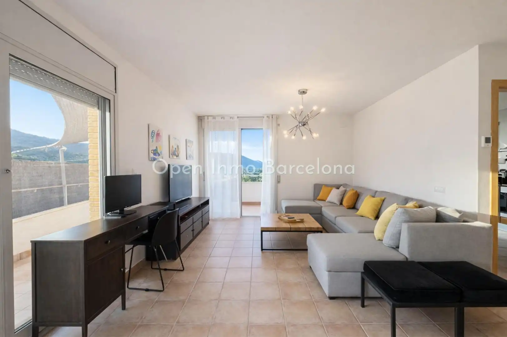 Sala d'estar de Casa o xalet en venda en Canyelles amb Aire condicionat, Calefacció i Jardí privat