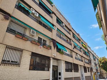 Piso con ascensor en venta en Calle ABEN HUMEYA 7
