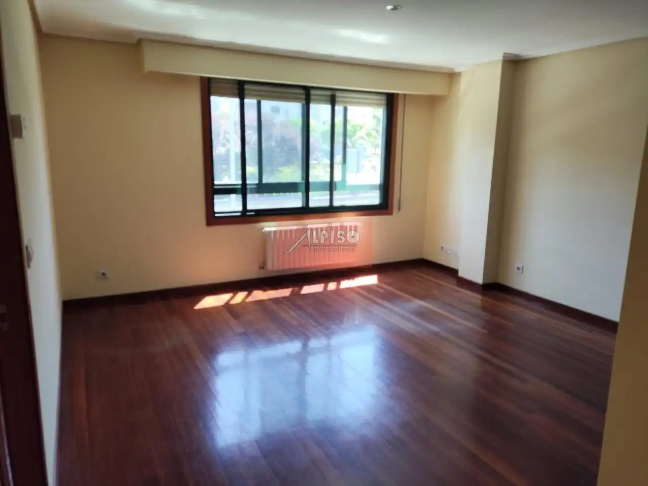 Bedroom of Apartments for rent in Ourense Capital   with Heating, Parquet flooring and Balcony