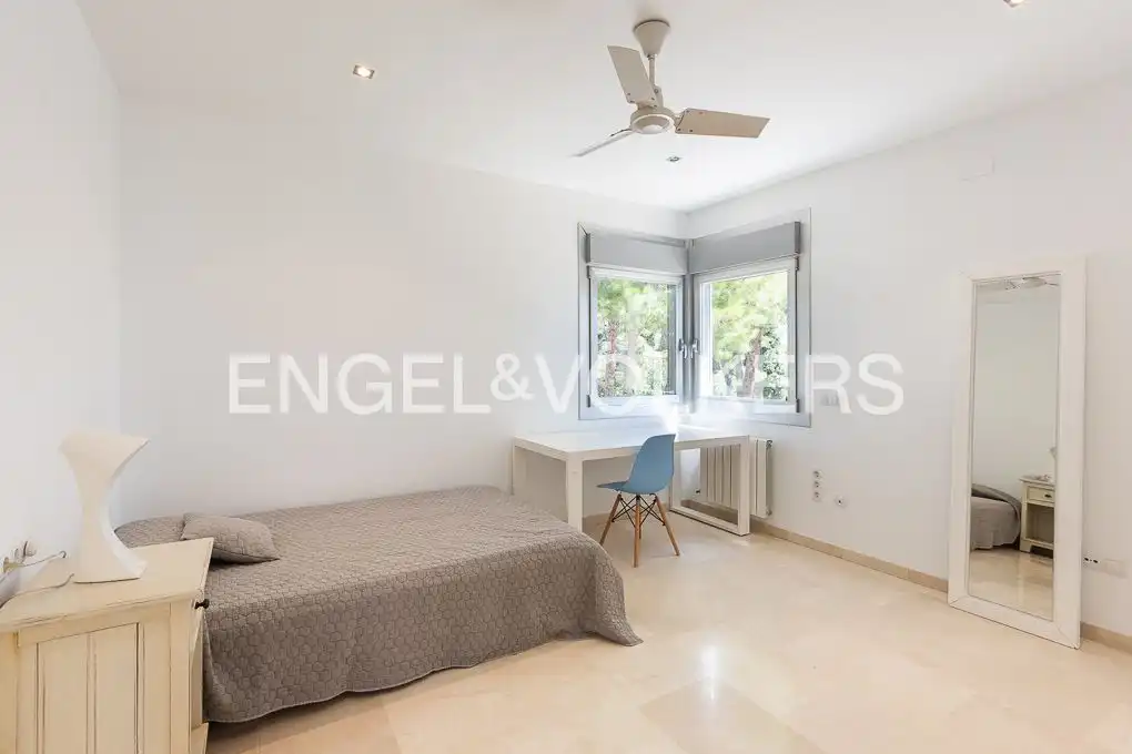 Habitación de Casa o chalet de alquiler en Chiva con Aire acondicionado, Calefacción y Jardín privado
