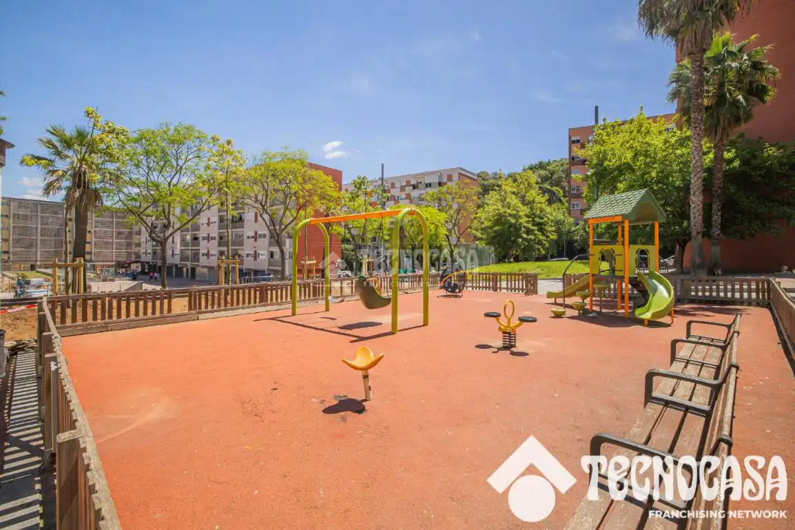 Vista exterior de Local en venta en Barcelona