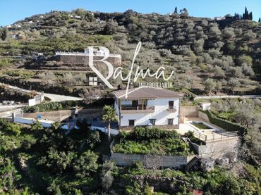 Xalet amb piscina en venda a Sayalonga