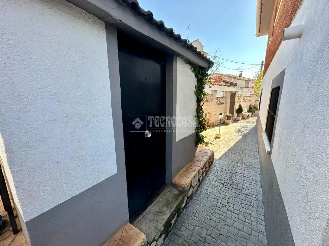Vista exterior de Casa o xalet en venda en Santorcaz amb Calefacció