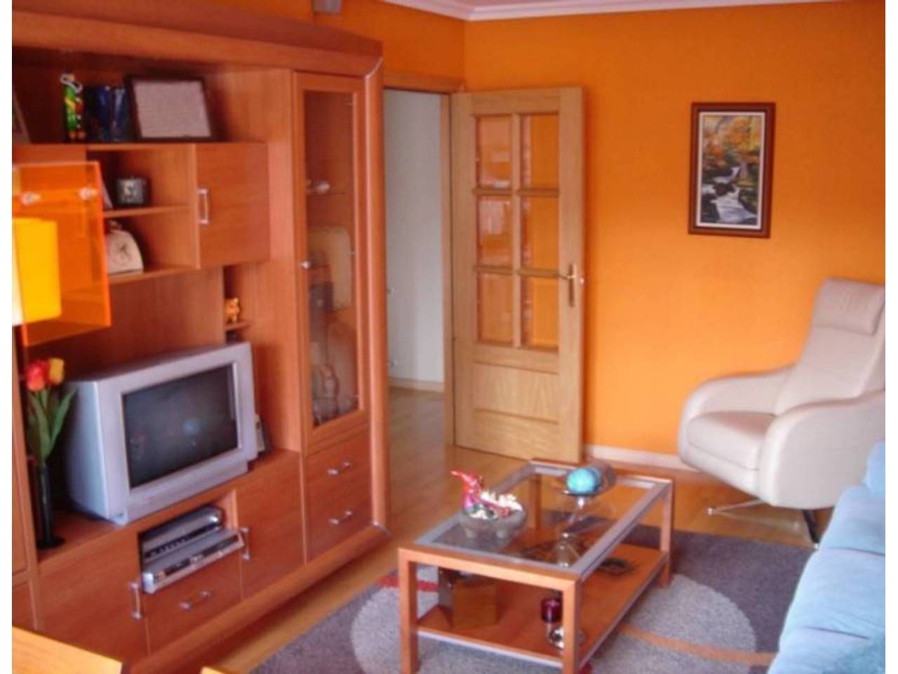 Sala d'estar de Pis en venda en Oviedo  amb Calefacció, Parquet i Terrassa