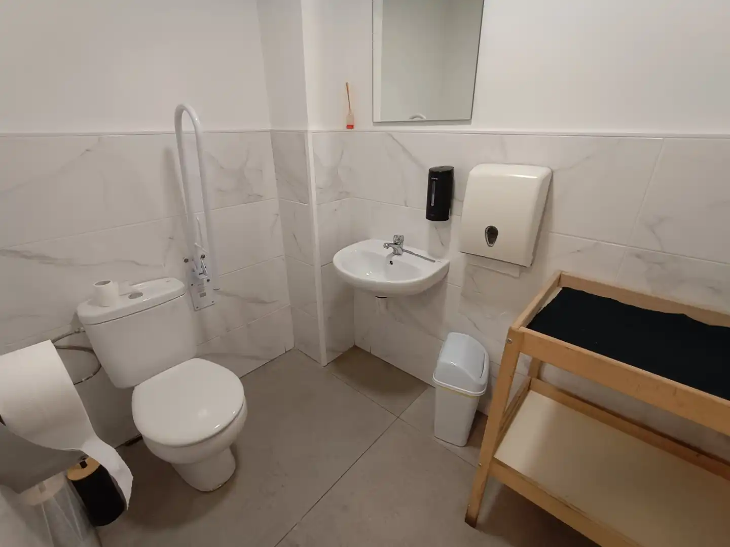 Business premises for transfer in Eixample, imagen 14