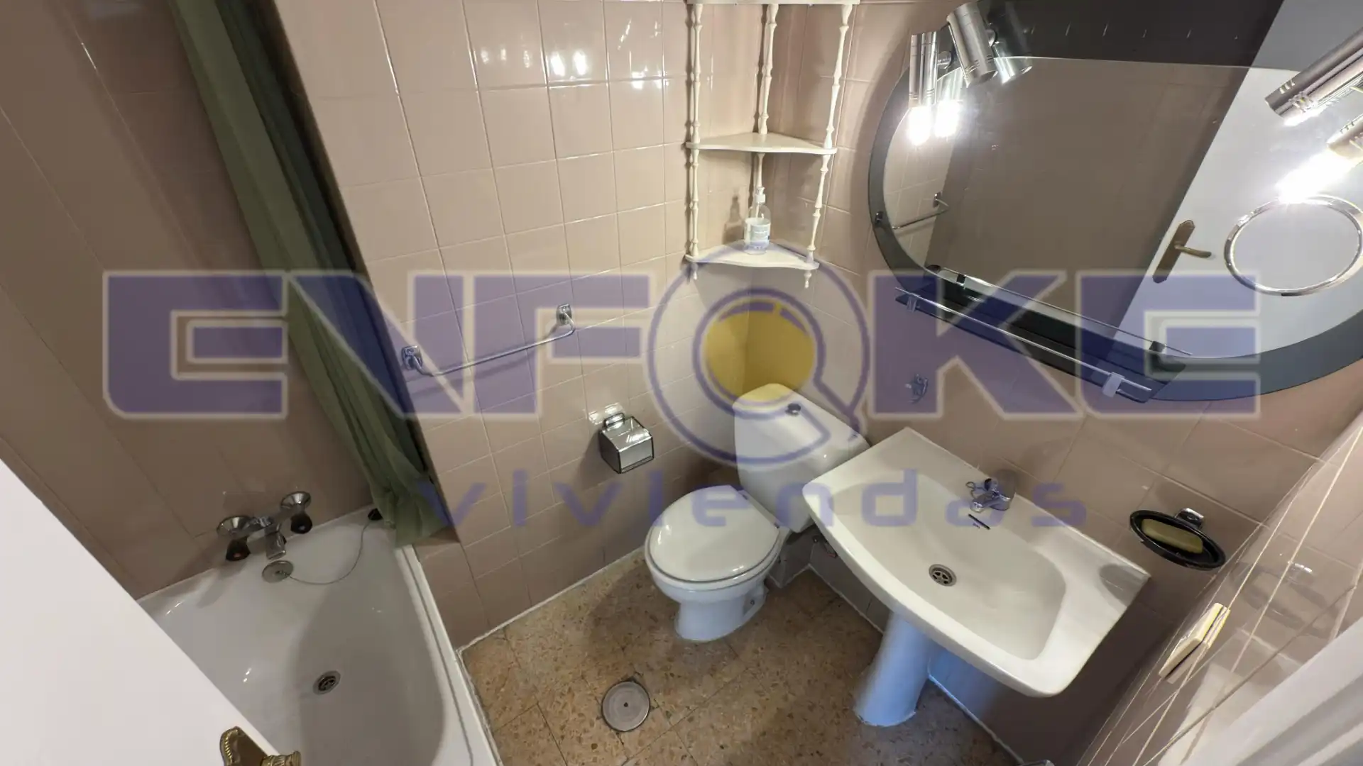 Baño de Piso en venta en Madrid con Calefacción y Terraza