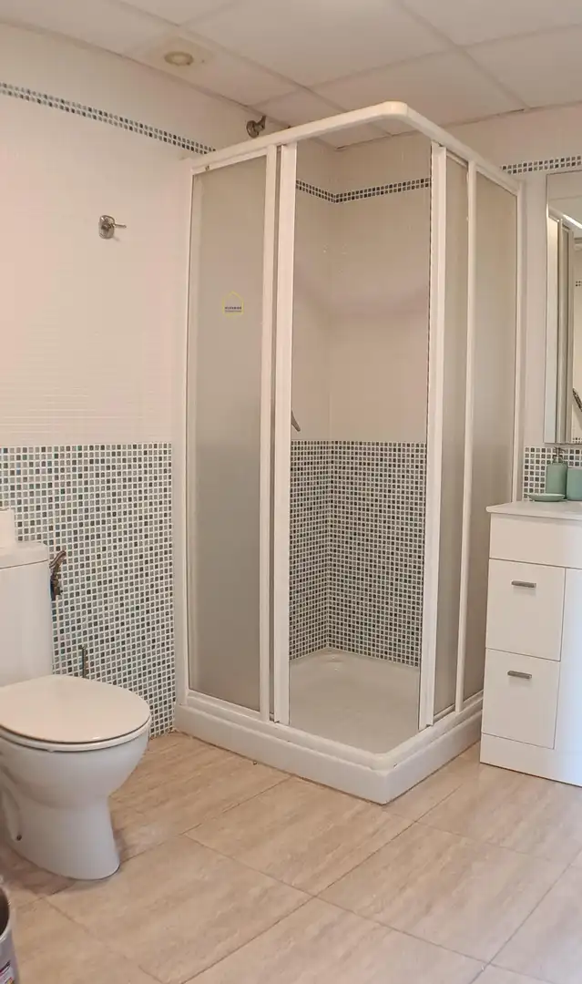 Badezimmer von Wohnungen zum Verkauf in Águilas mit Klimaanlage, Heizung und Terrasse