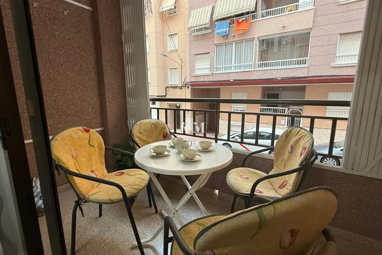 Terrassa de Pis de lloguer en Guardamar del Segura amb Moblat, Rentadora i Balcó