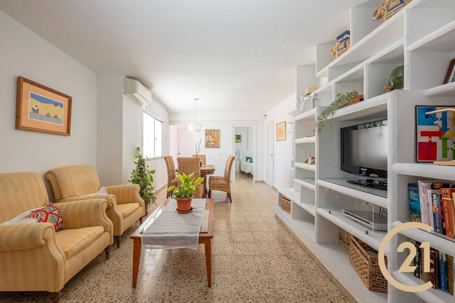 Sala d'estar de Àtic en venda en Marbella amb Aire condicionat, Terrassa i Internet