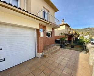 Vista exterior de Casa adosada en venda en Sant Joan Les Fonts amb Calefacció i Jardí privat