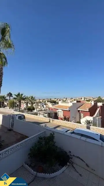 Vista exterior de Casa o xalet en venda en Rojales amb Jardí privat, Terrassa i Moblat