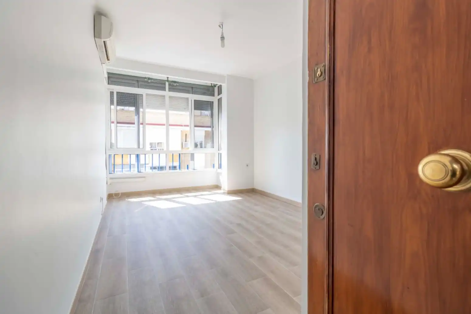 Flat with lift to rent in Triana