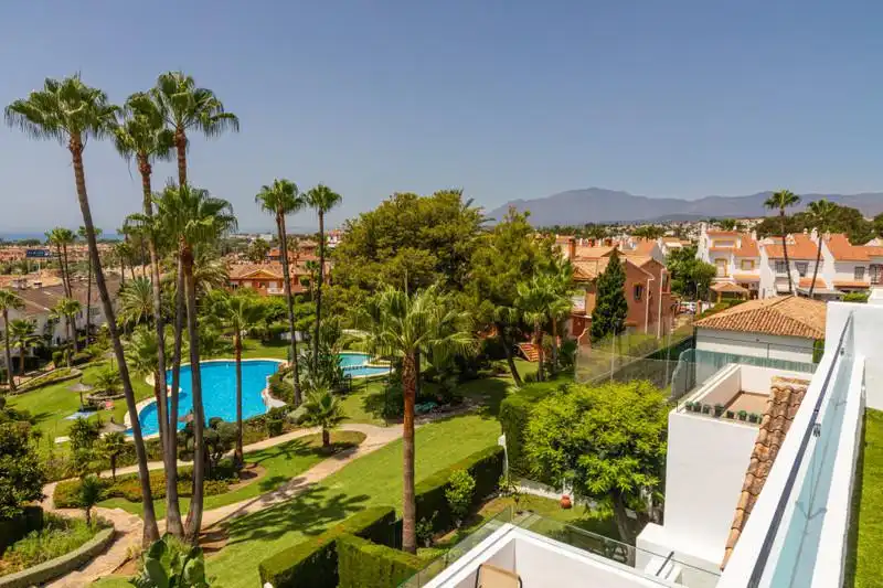Exterior view of Detached homes for rent in Estepona  with Air Conditioner, Terrace and Storage room