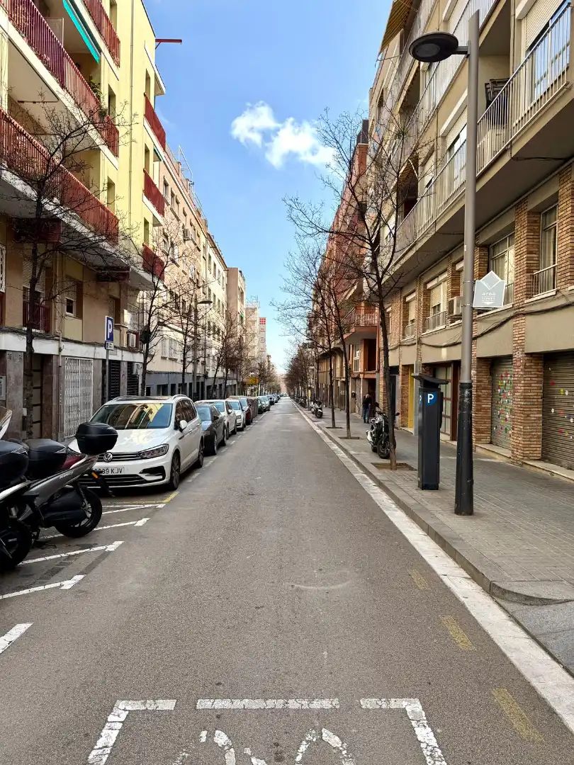 Außenansicht von Wohnung zum Verkauf in Barcelona mit Parkett und Alarm