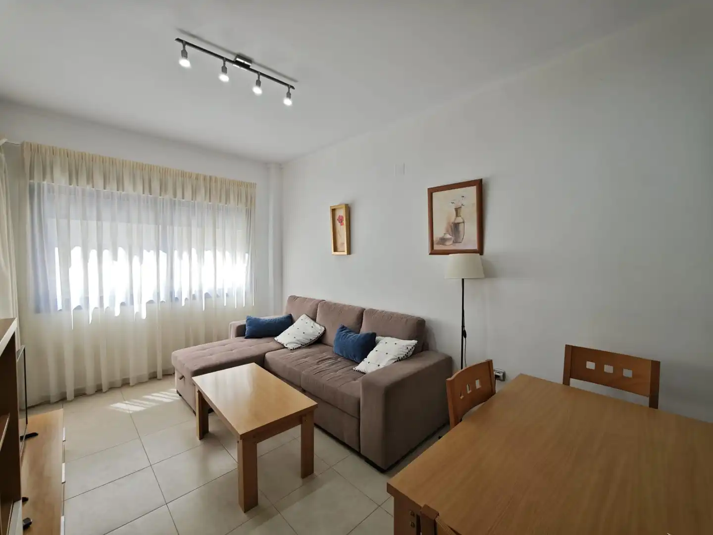 Apartament de lloguer a Glorieta del Reino Unido, Palmeral
