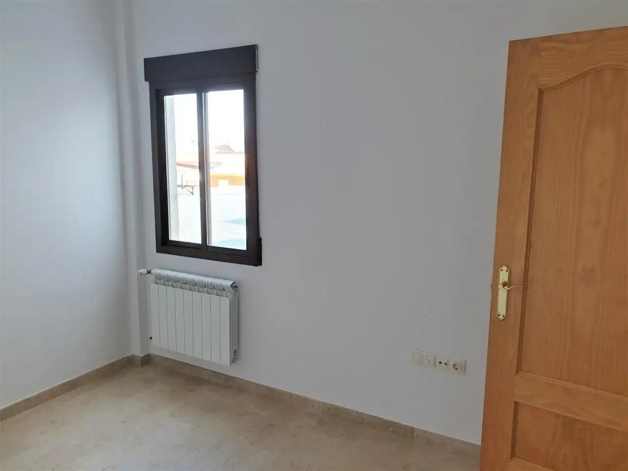 Mixed residential for sale in Calle Tierno Galván, imagen 3