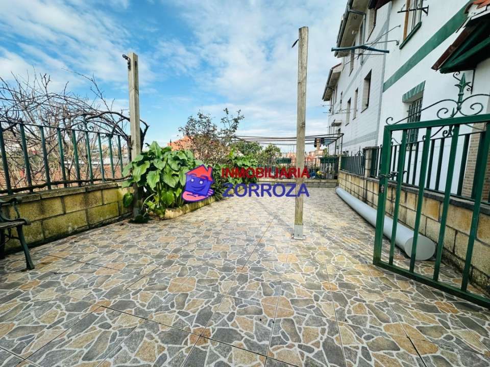 Vista exterior de Pis en venda en Bilbao  amb Calefacció i Terrassa