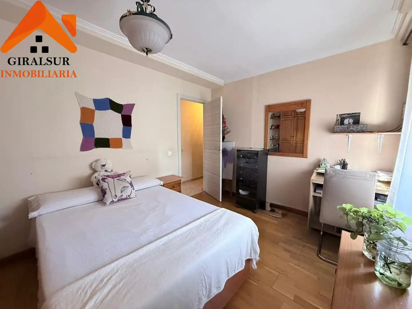 Bedroom of Flat for sale in Sevilla  with Air Conditioner and Terrace