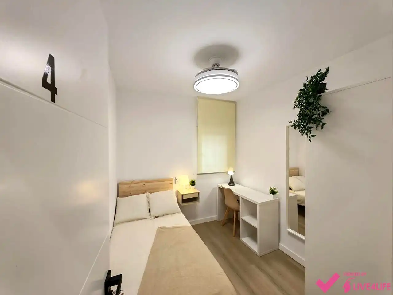 Dormitori de Planta baixa per a compartir en  Sevilla Capital amb Aire condicionat i Moblat