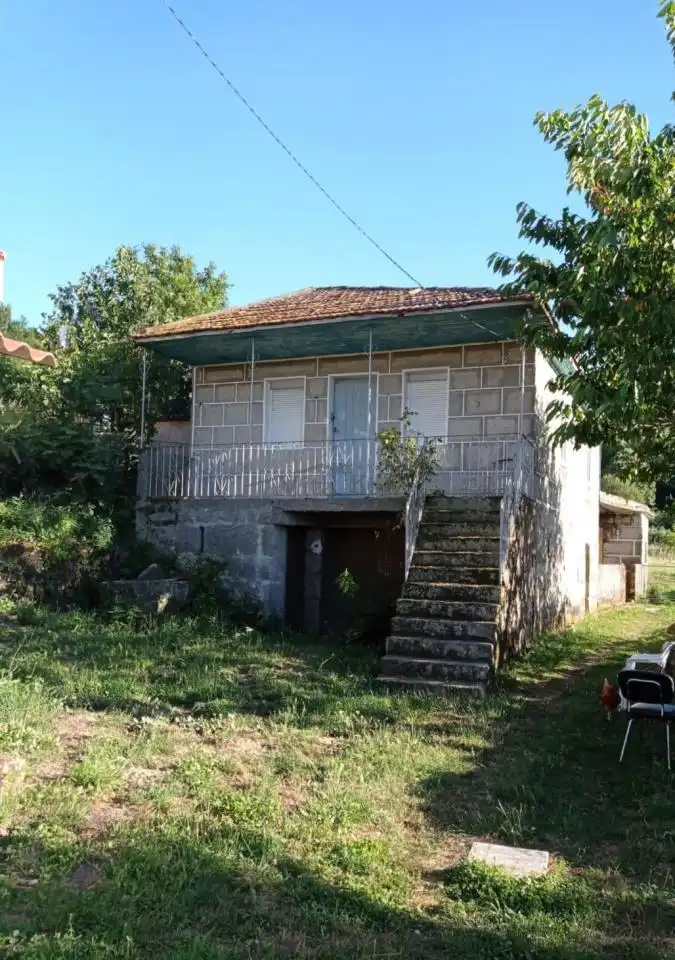 Vista exterior de Casa o xalet en venda en Allariz amb Calefacció i Jardí privat
