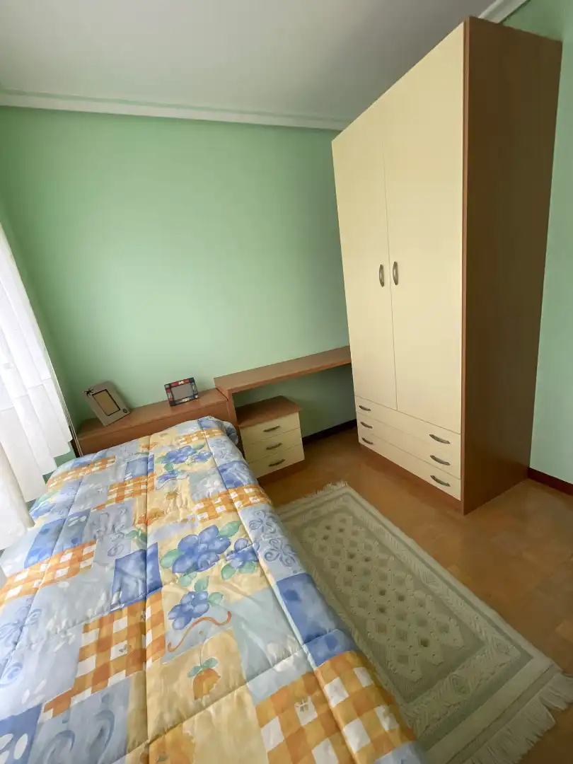 Bedroom of Flat for sale in Renedo