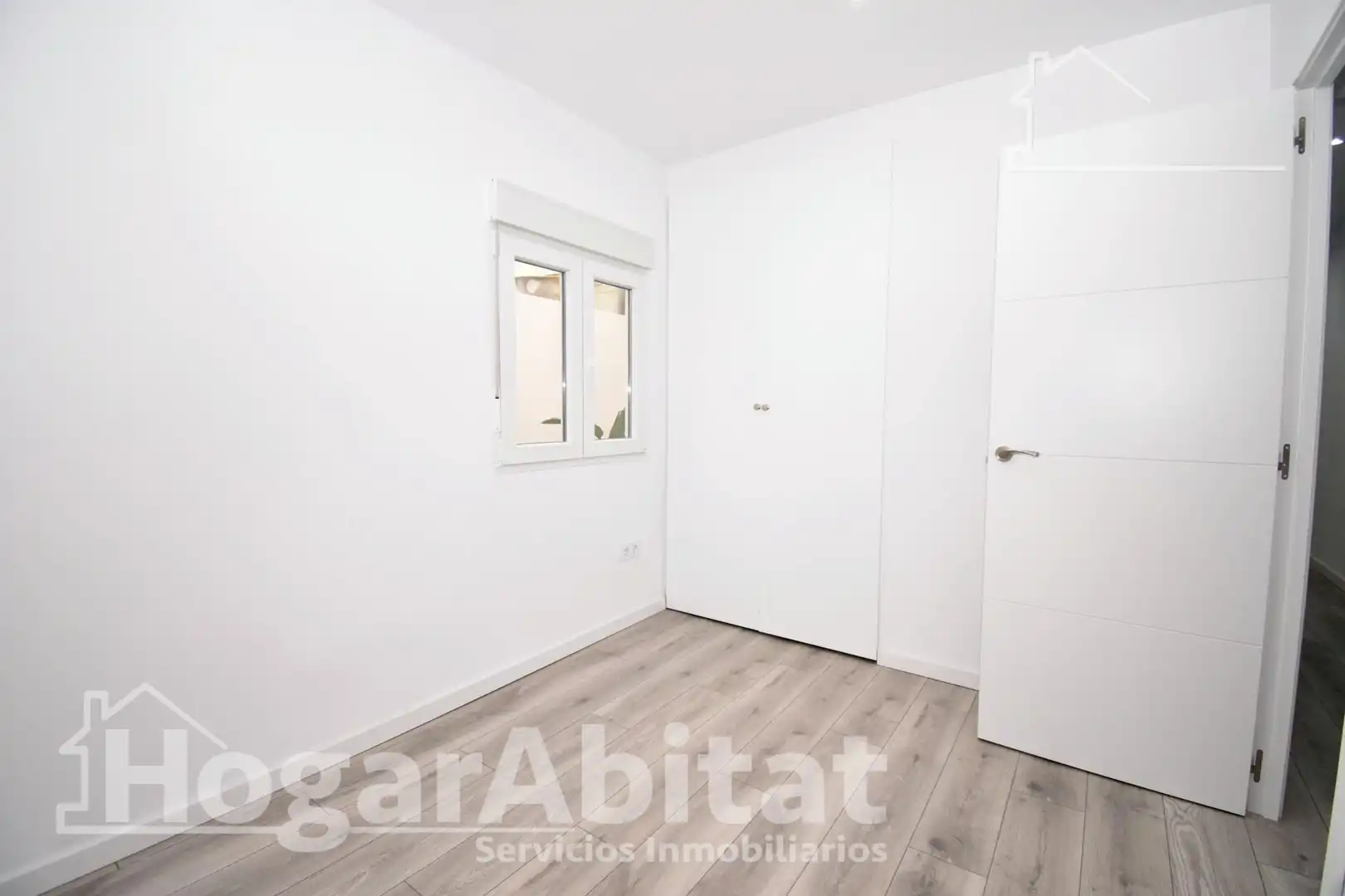 Dormitori de Pis en venda en Valencia amb Terrassa i Balcó
