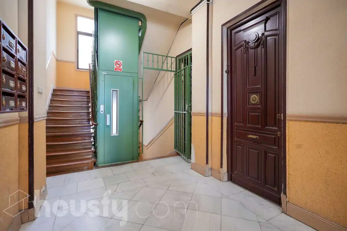 Piso en venta en Madrid con Calefacción y Parquet