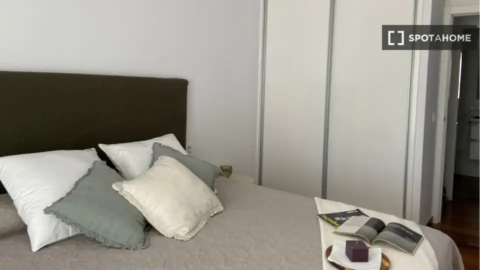 Room in Montañar - El Arenal