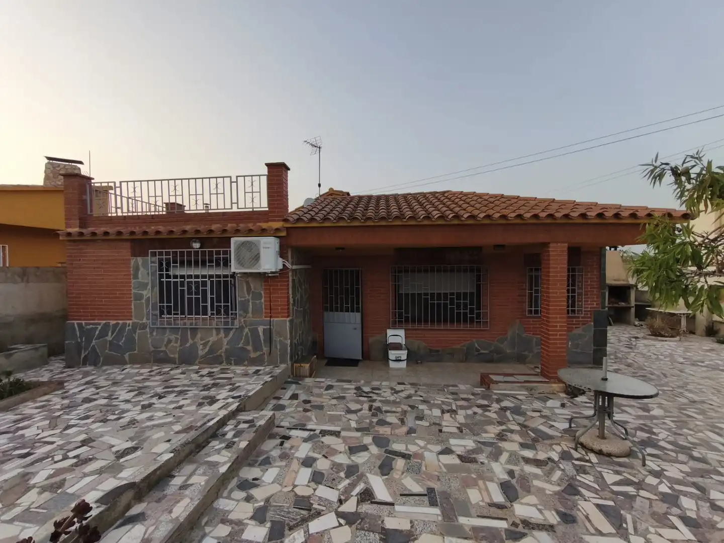 Vista exterior de Casa o xalet en venda en Santa Oliva amb Aire condicionat, Calefacció i Jardí privat