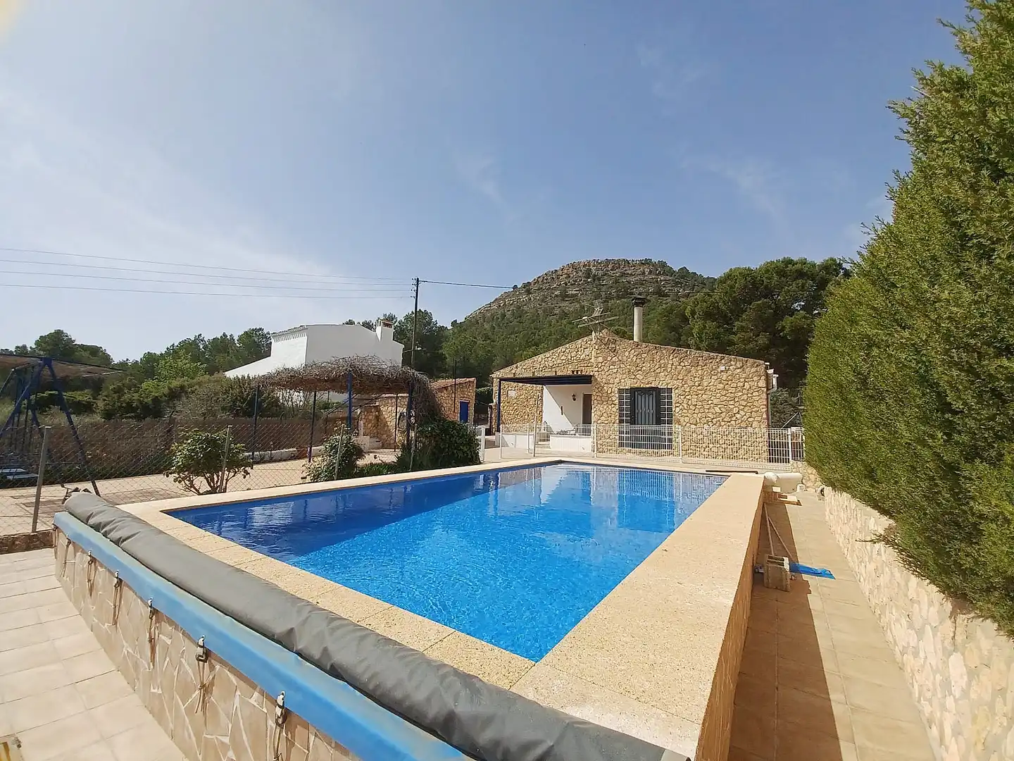 Piscina de Finca rústica en venda en Yecla