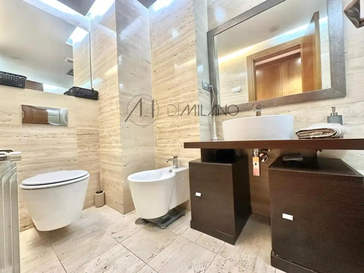 Bathroom of Flat for sale in Vigo   with Heating, Parquet flooring and Storage room