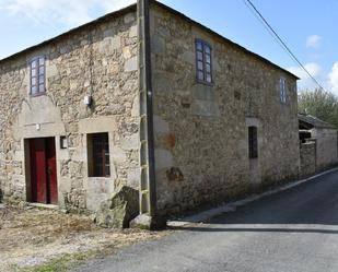 Vista exterior de Casa o xalet en venda en Guntín amb Jardí privat, Terrassa i Traster